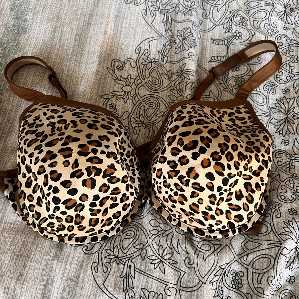 38DDD cacique leopard print bra